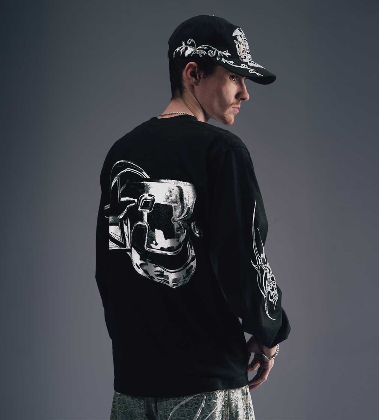 Restock AR Chrome Logo L/S Tee Black - Image 3